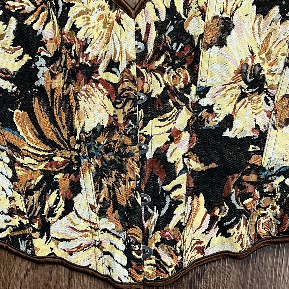 Floral Tapestry Corset, women’s size XL. Black brown tan faire flowers fantasy - Picture 15 of 15